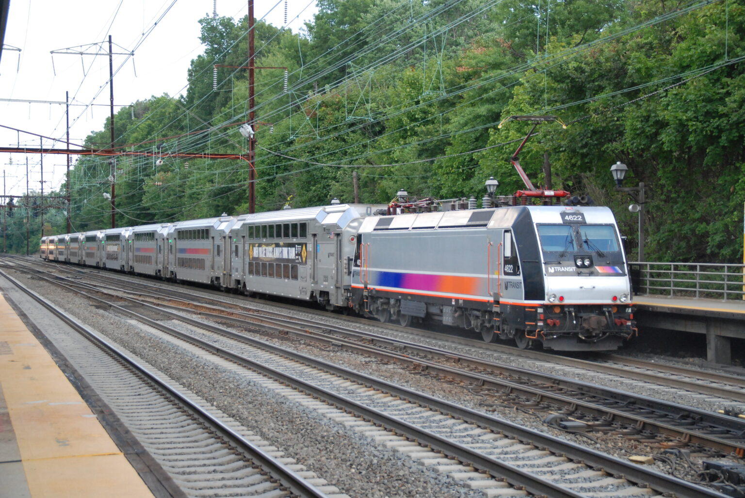 New Jersey Transit workers ratify new 3-year contract with pay raises ...